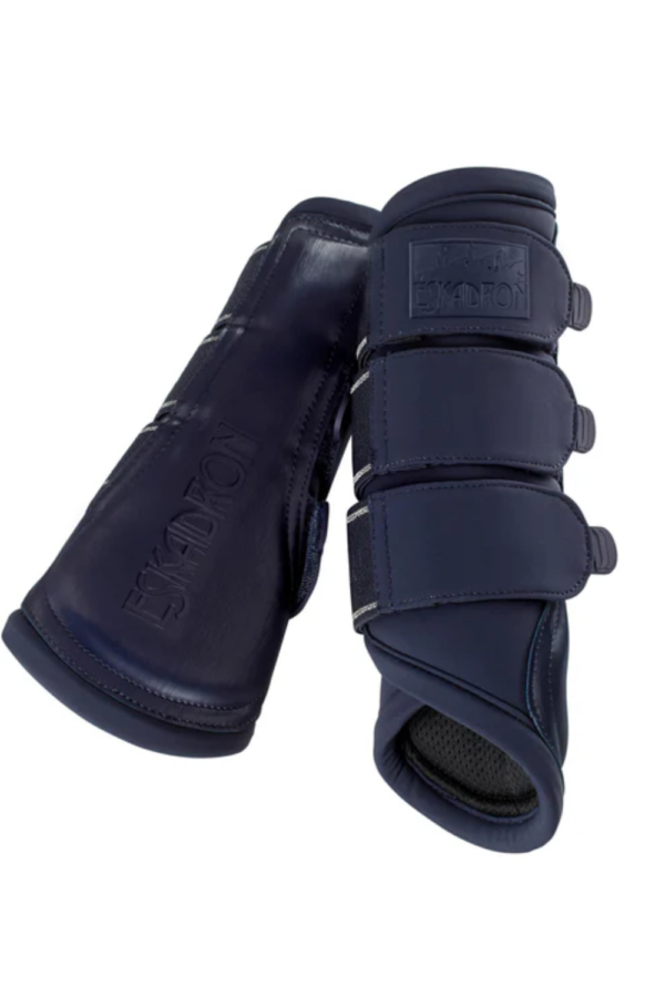 Eskadron Soft Shell Tendon Boots – Durable and Breathable Protection for Your Horse